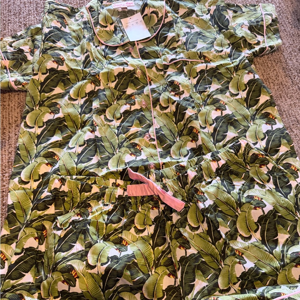 Beverly Hills hotel pajamas by sant and Abel size doll